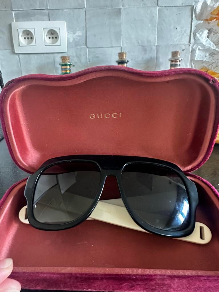 Gucci zonnebril, Handtassen en Accessoires, Zonnebrillen en Brillen | Dames, Ophalen, Zo goed als nieuw, Zonnebril
