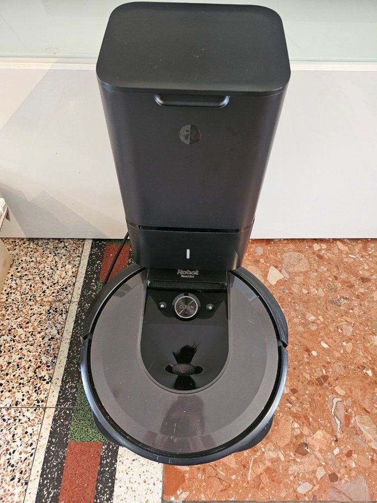 Irobot I8 met Clean Base + accessoires, Electroménager, Aspirateurs, Utilisé, Aspirateur robot, iRobot, Vidage automatique, Contrôlable via application
