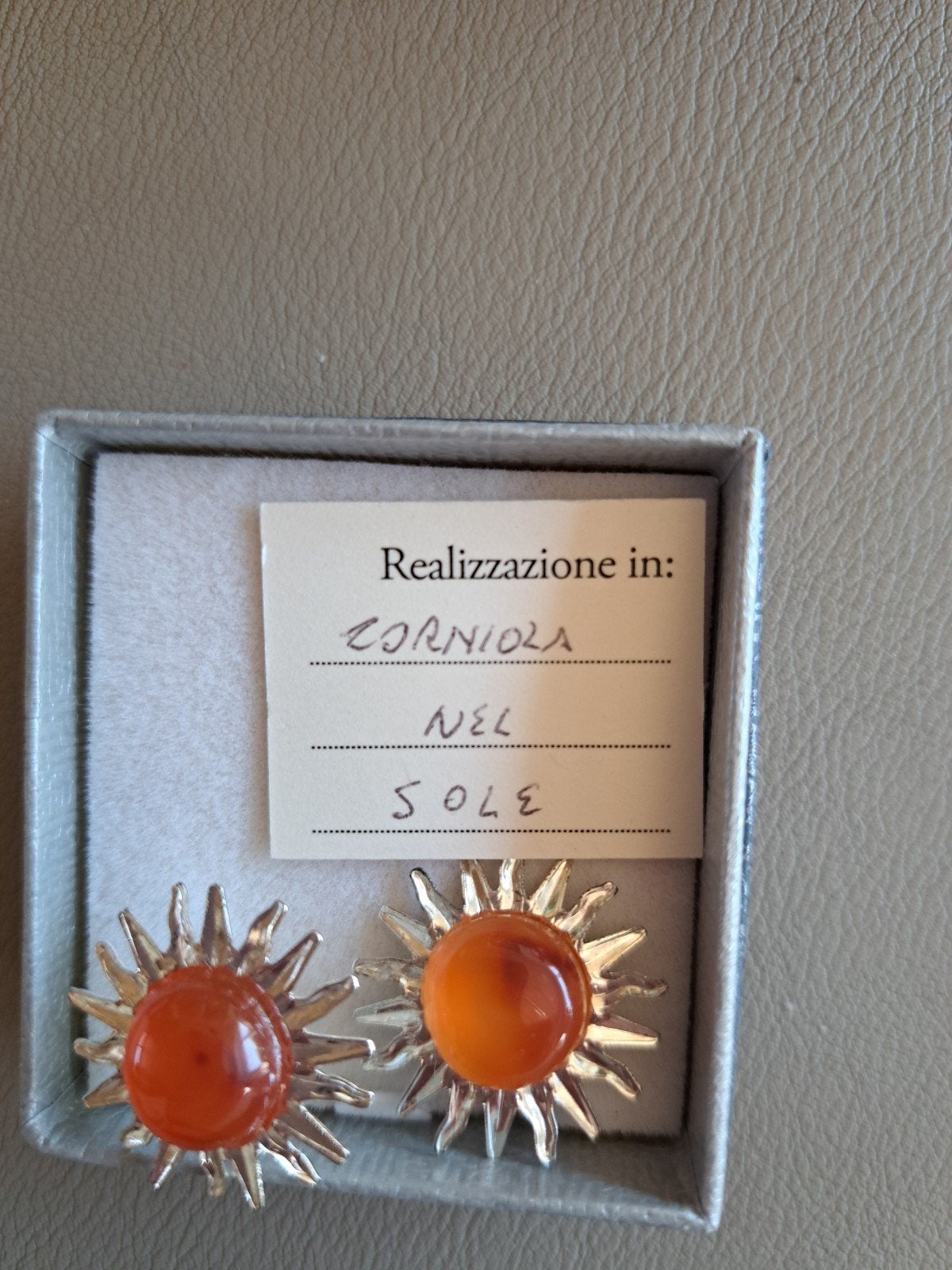 Oorknopjes zilver met corniola steentjes, Handtassen en Accessoires, Oorbellen, Ophalen, Zilver, Zilver