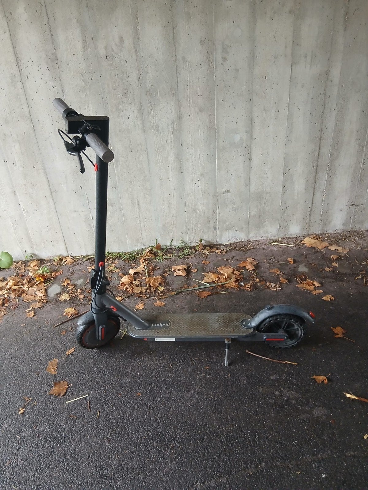 Stay-on LadPed Elektrische Step (met slot en oplader), Ophalen, Zo goed als nieuw, Elektrische step (E-scooter), Stay-on