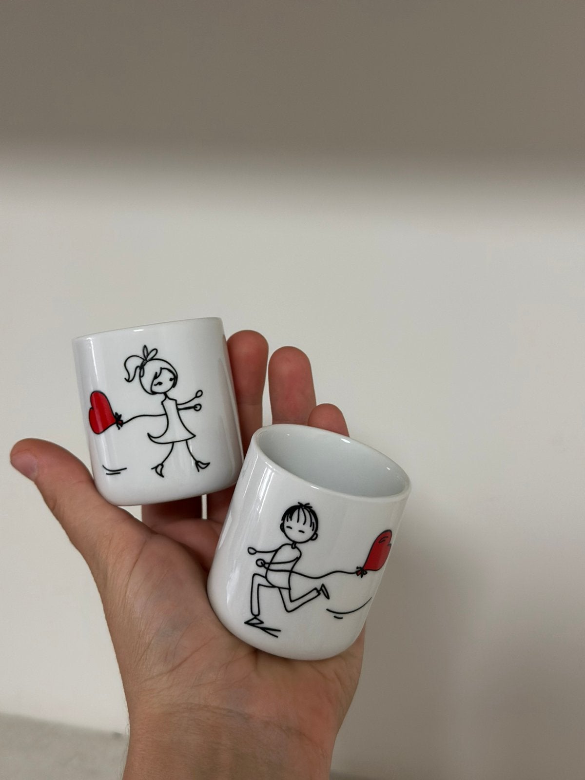 Set de 2 tasses en porcelaine avec cœurs, Enlèvement ou Envoi