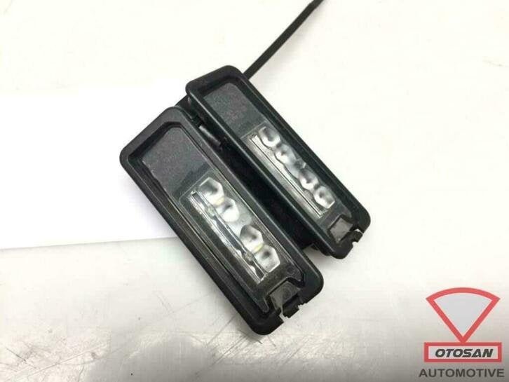 vw passat b8 2017 vag kentekenverlichting led set 1k8943021d, Gebruikt, Volkswagen, Volkswagen AG, Vw@volkswagen.de