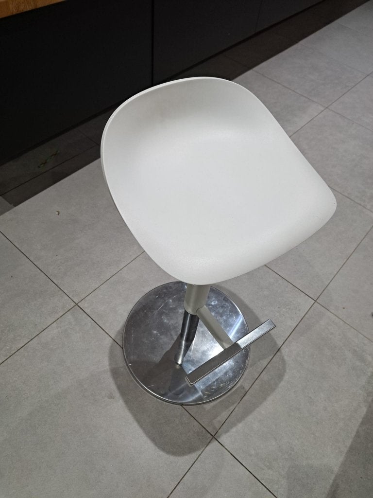 Barkruk (Ikea JANINGE), Huis en Inrichting, Ophalen, Kunststof, 60 tot 90 cm, Zo goed als nieuw