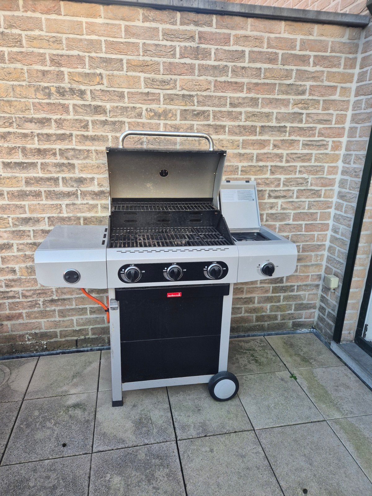 bbq  met gaskannetje incl een hoes, Tuin en Terras, Ophalen, Gebruikt, Barbecoock