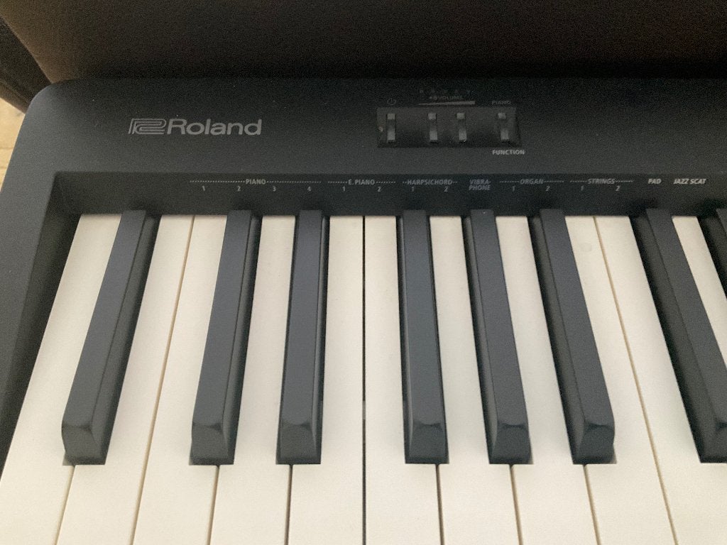 Roland piano FP 10, Muziek en Instrumenten, Piano's, Ophalen, Zwart, Digitaal, Zo goed als nieuw