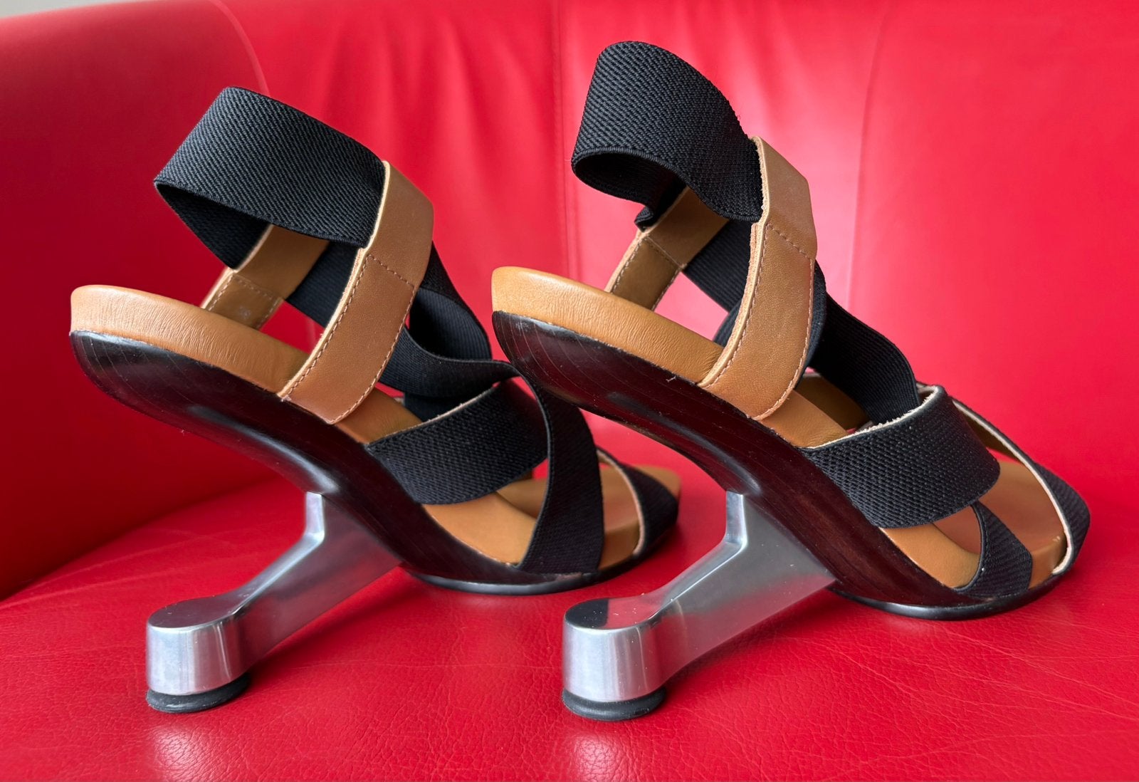 UN UNITED NUDE sandalen met iconische hak EAMZ M.39, Kleding | Dames, Ophalen of Verzenden, Zo goed als nieuw