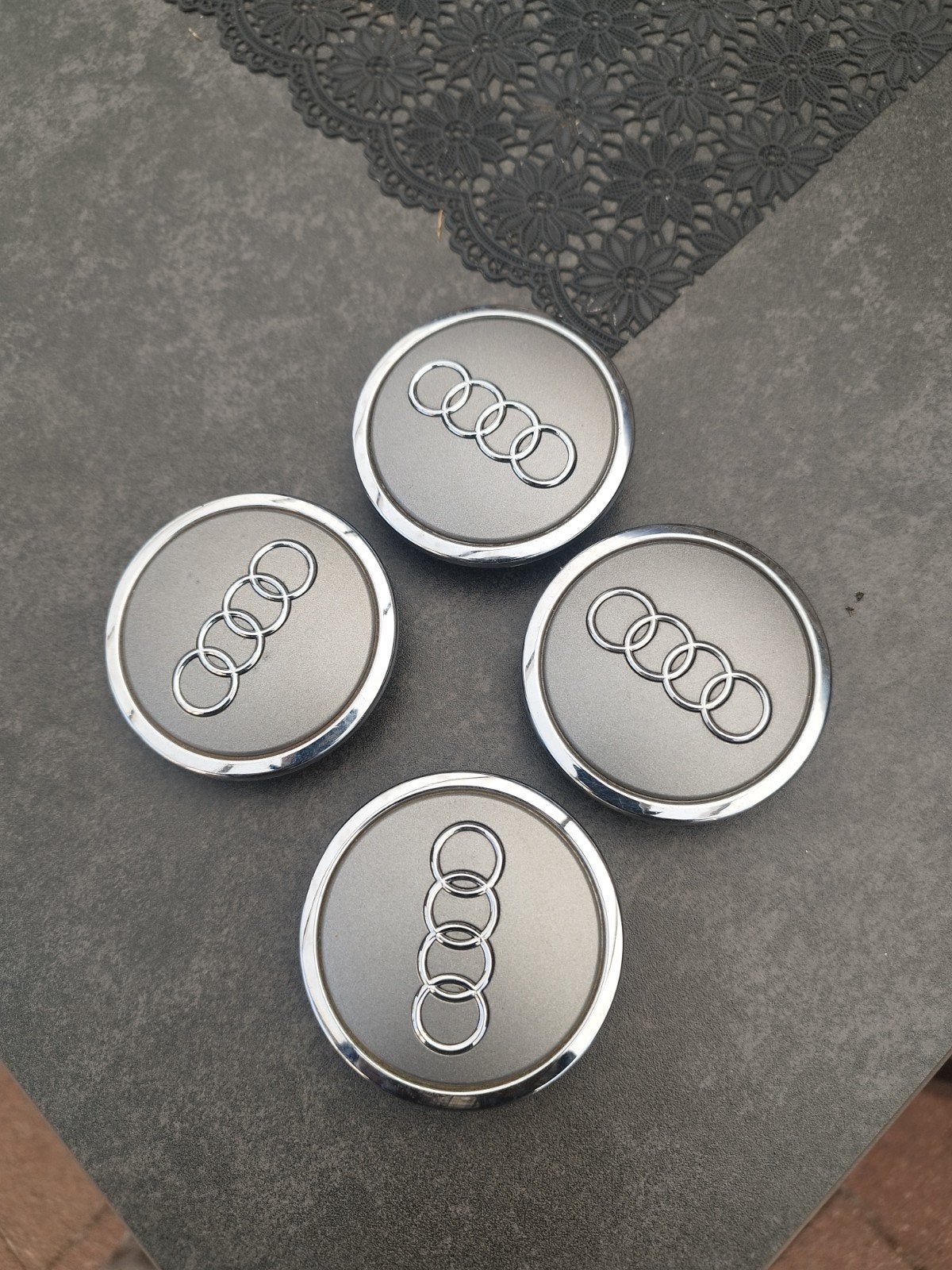 originele Audi wieldeksel/ wieldoppen voor aluminium velgen, Ophalen of Verzenden, Zo goed als nieuw
