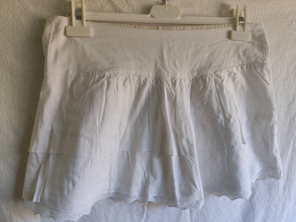 Jupe blanche avec petit jupon en dentelle fantaisie. ., Lola liza, Enlèvement, Porté, Blanc