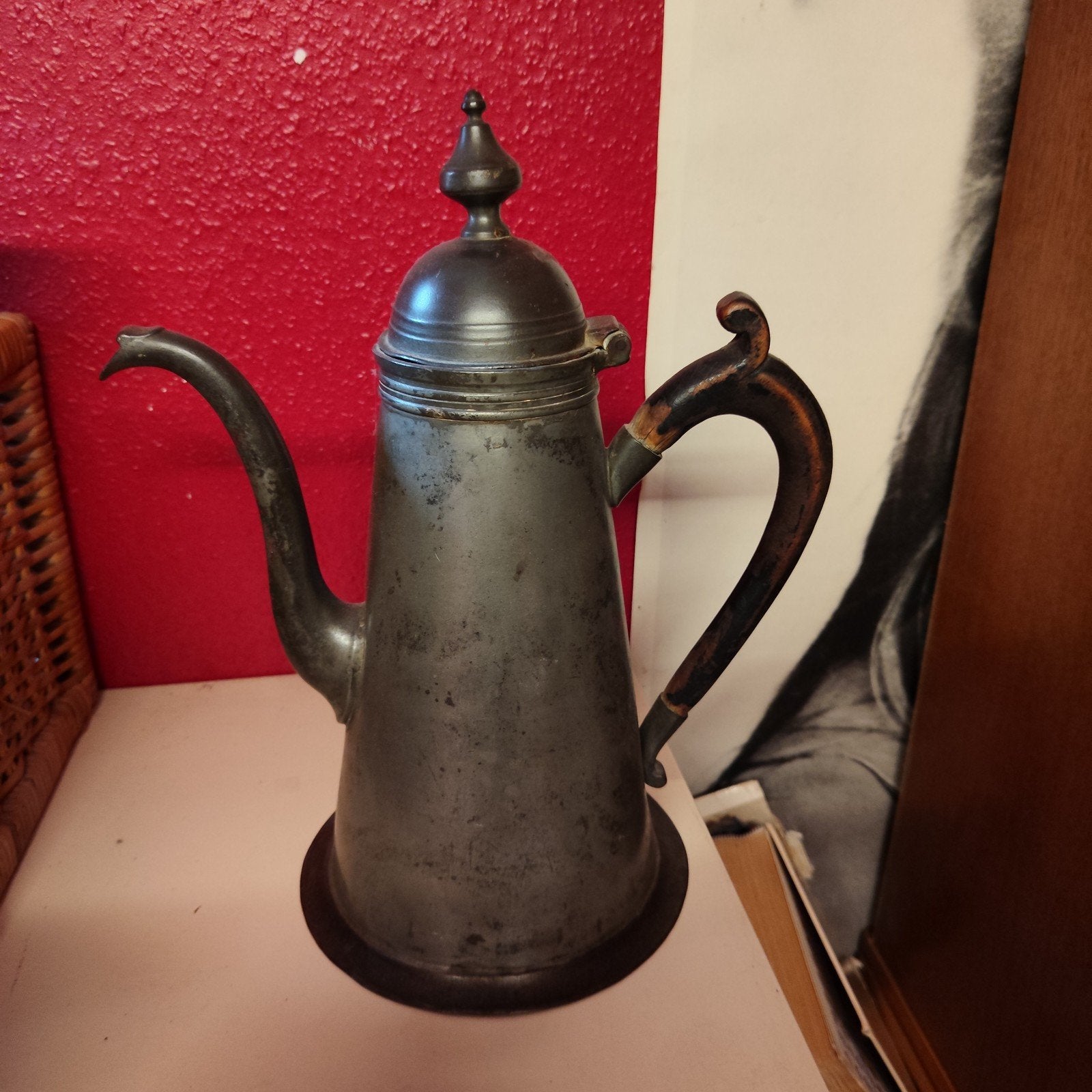 Cafetière ancienne en étain – Début XXᵉ siècle – Style Art N, Antiek en Kunst, Antiek | Email, Ophalen