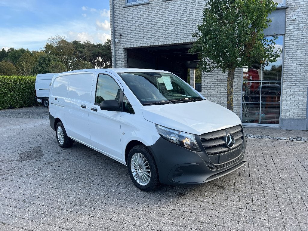 MERCEDES VITO 116CDI L2, 4 cilinders, 2000 kg, Wit, Bedrijf