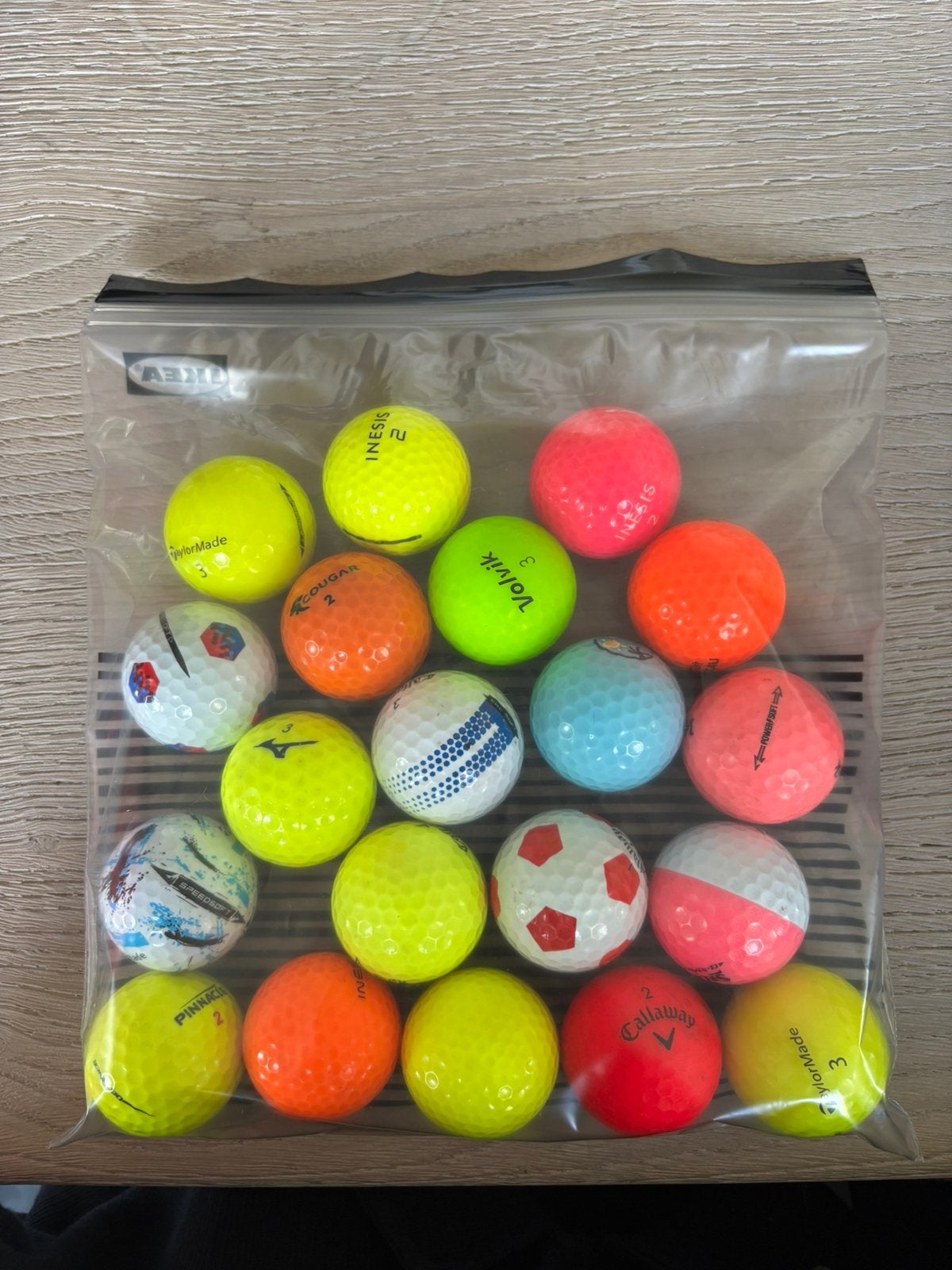 Golfballen gekleurd 20stuks, Sport en Fitness, Ophalen of Verzenden, Zo goed als nieuw