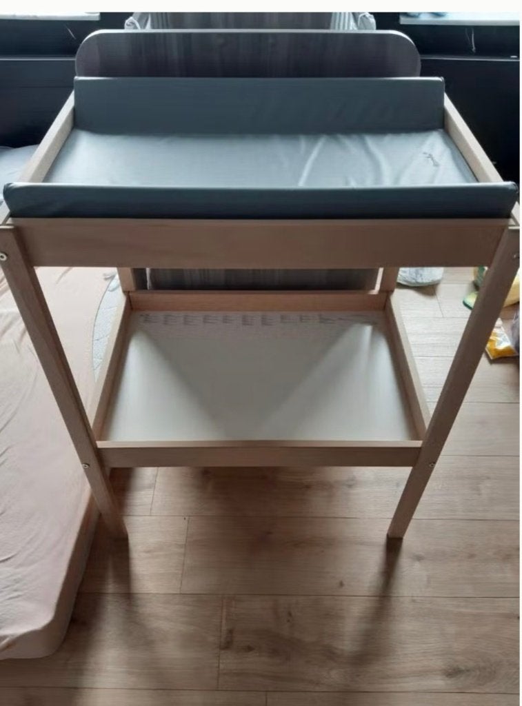 Table a langer + matelas, Enfants & Bébés, Enlèvement, Utilisé, Coussin à langer, Autres marques