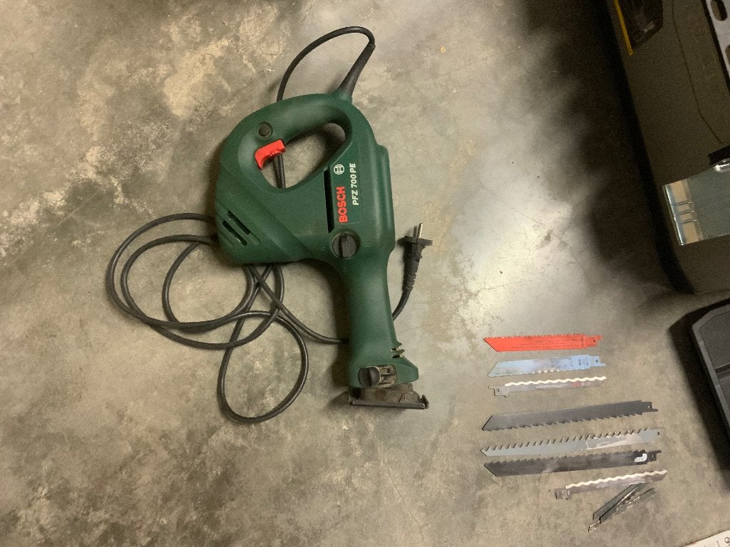 Bosch reciprozaag pfz 700 pe, Ophalen, Gebruikt, 70 mm of meer, 600 tot 1200 watt