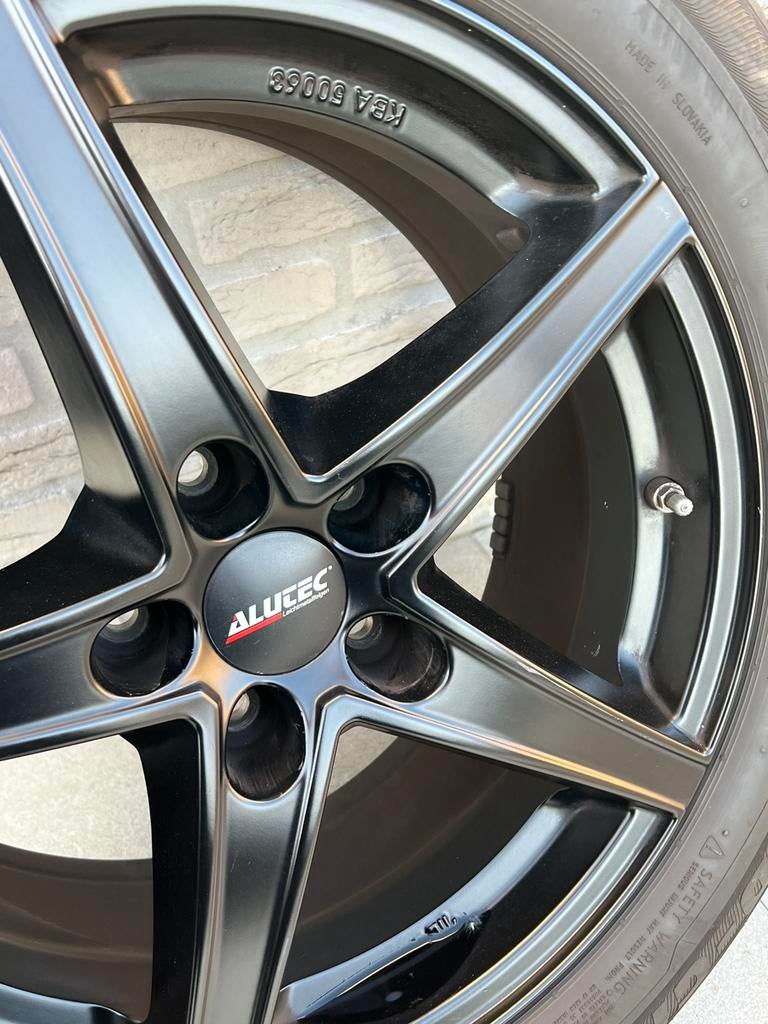 Alutec lichtmetalen velgen 17inch. Black edition., Auto-onderdelen, Banden en Velgen, Ophalen, 17 inch, Winterbanden, Velg(en)
