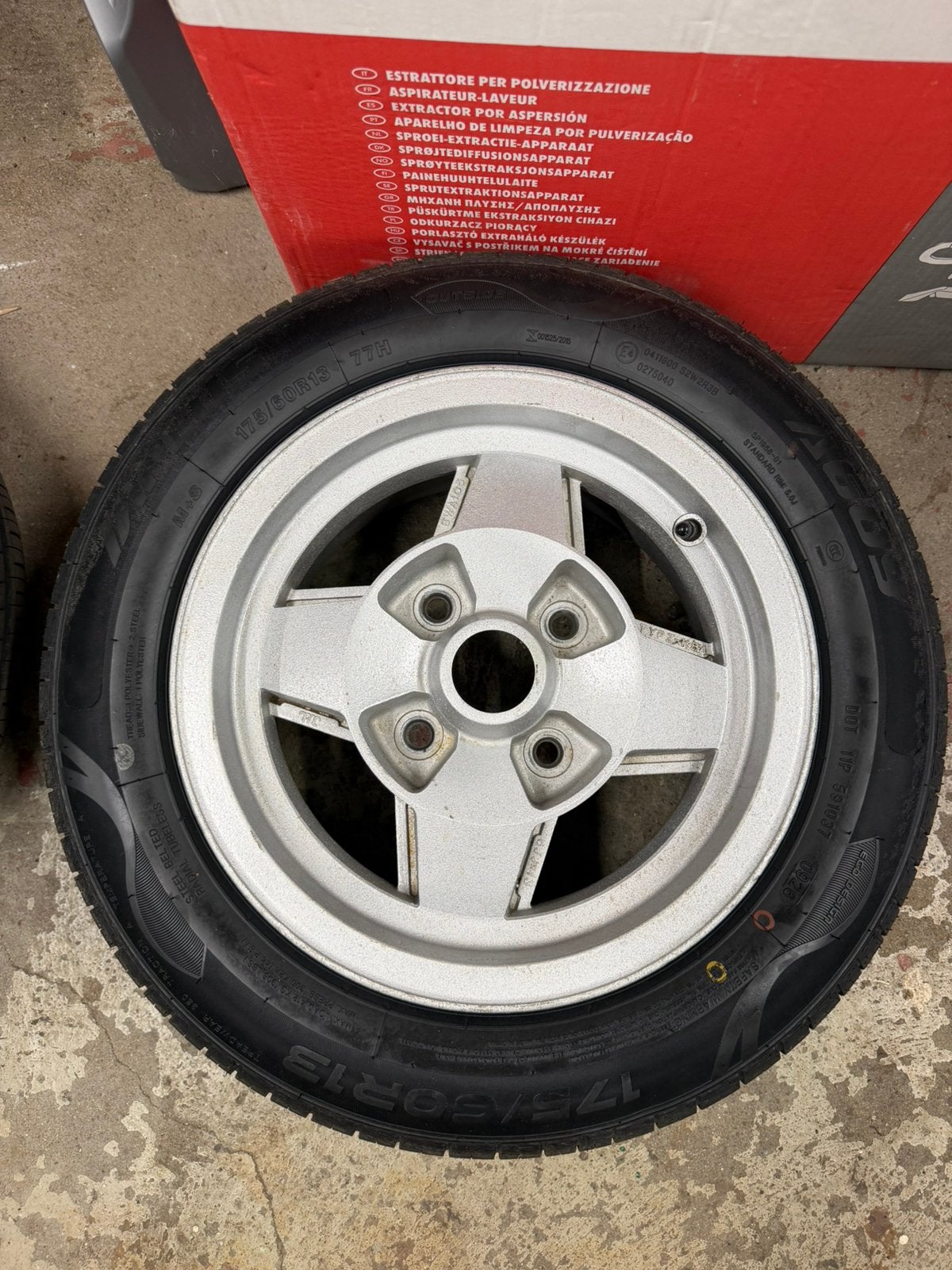 Jantes 4x114,3  peneu neuf, Auto-onderdelen, Ophalen, Band(en)