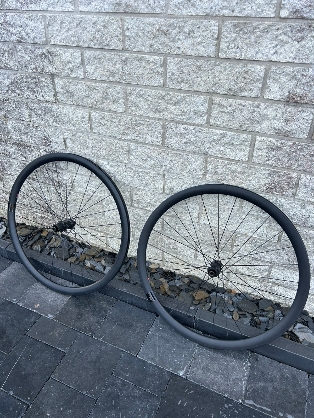 CRD 351 Carbon Wheelset, Vélos & Vélomoteurs, Enlèvement ou Envoi, Gravelbike, Comme neuf, Carbone