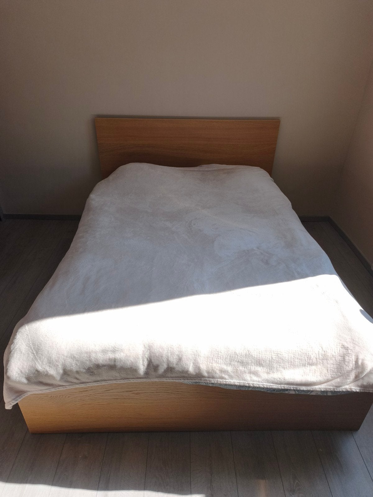 Lit 140  200 cm – Excellent état, Enlèvement