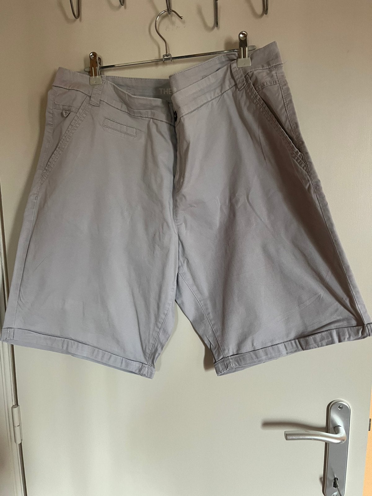 Mooie grijze short maat 46, Kleding | Dames, Ophalen, Zo goed als nieuw, Maat 46/48 (XL) of groter
