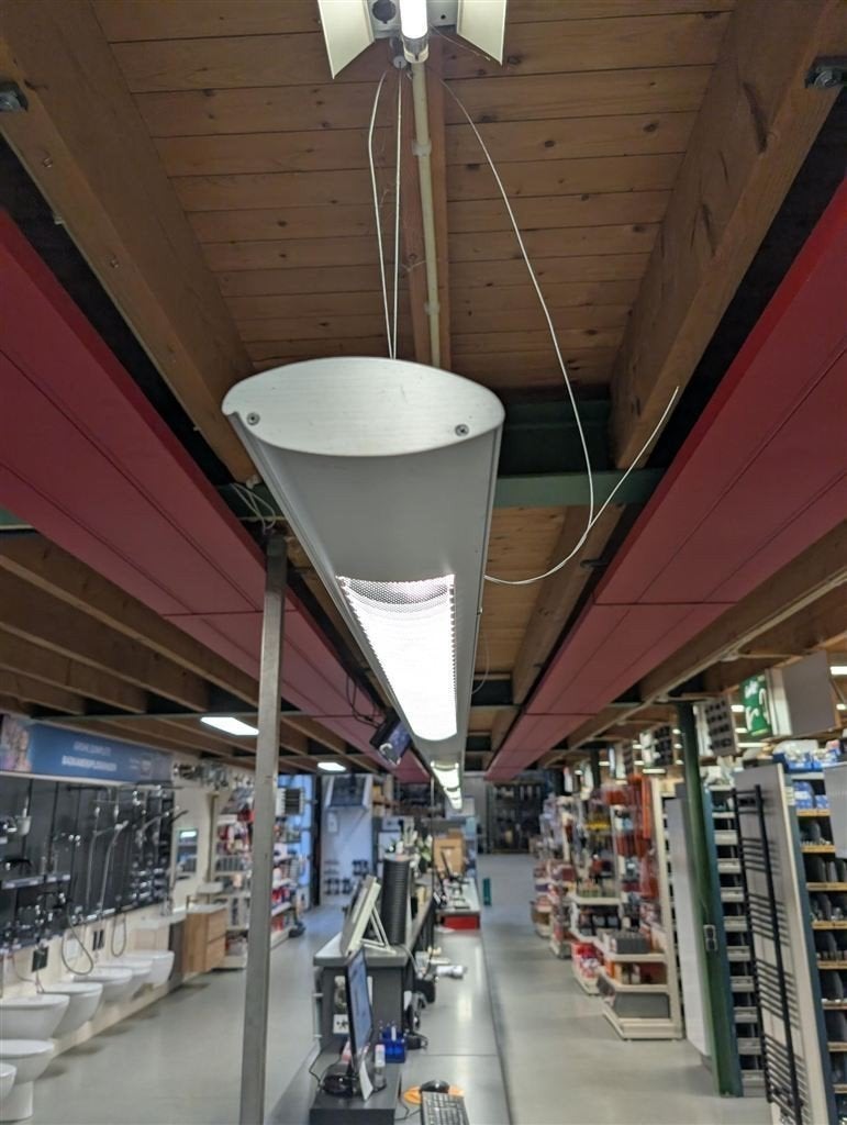 247. Pendelarmatuur lichtlijn, Enlèvement, Utilisé