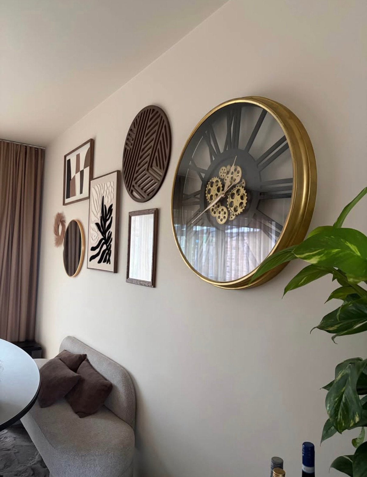 Grote wandklok 75 cm, Ophalen, Goud, Analoog, Werkt op batterijen