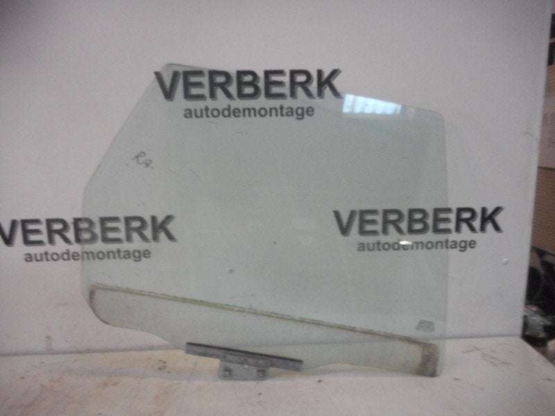 VITRE ARRIERE DROITE Volvo 440 (01-1988/12-1996), Info@volvocars.com, Volvo Car Germany GmbH, Siegburger Straße 229
50679  Köln, DE