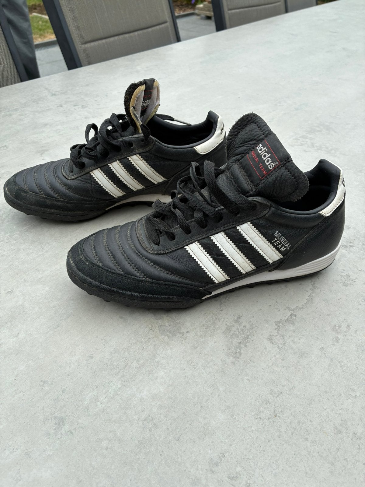 Adidas Mundial Team (taille 40), Sports & Fitness, Enlèvement ou Envoi, Comme neuf, Chaussures