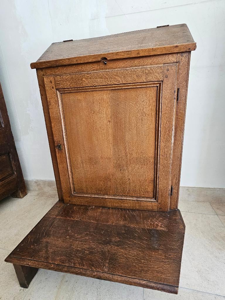 Banc de prière, Enlèvement