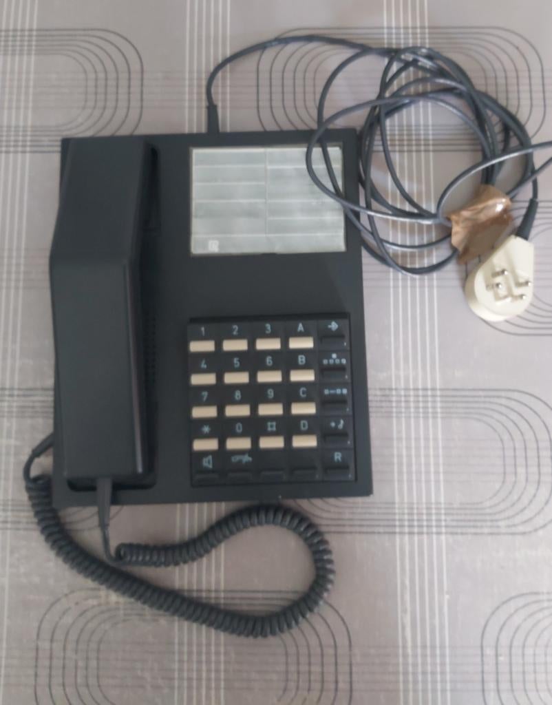Telefoon met toetsen RTT, Ophalen of Verzenden