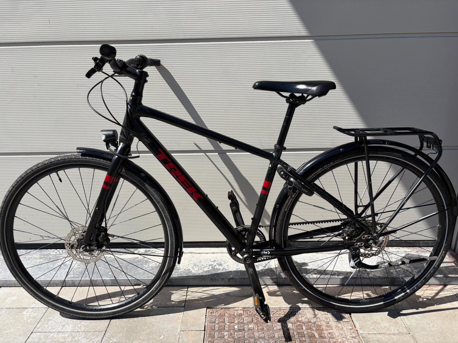 Trek (district 3), Fietsen en Brommers, Ophalen, Zo goed als nieuw