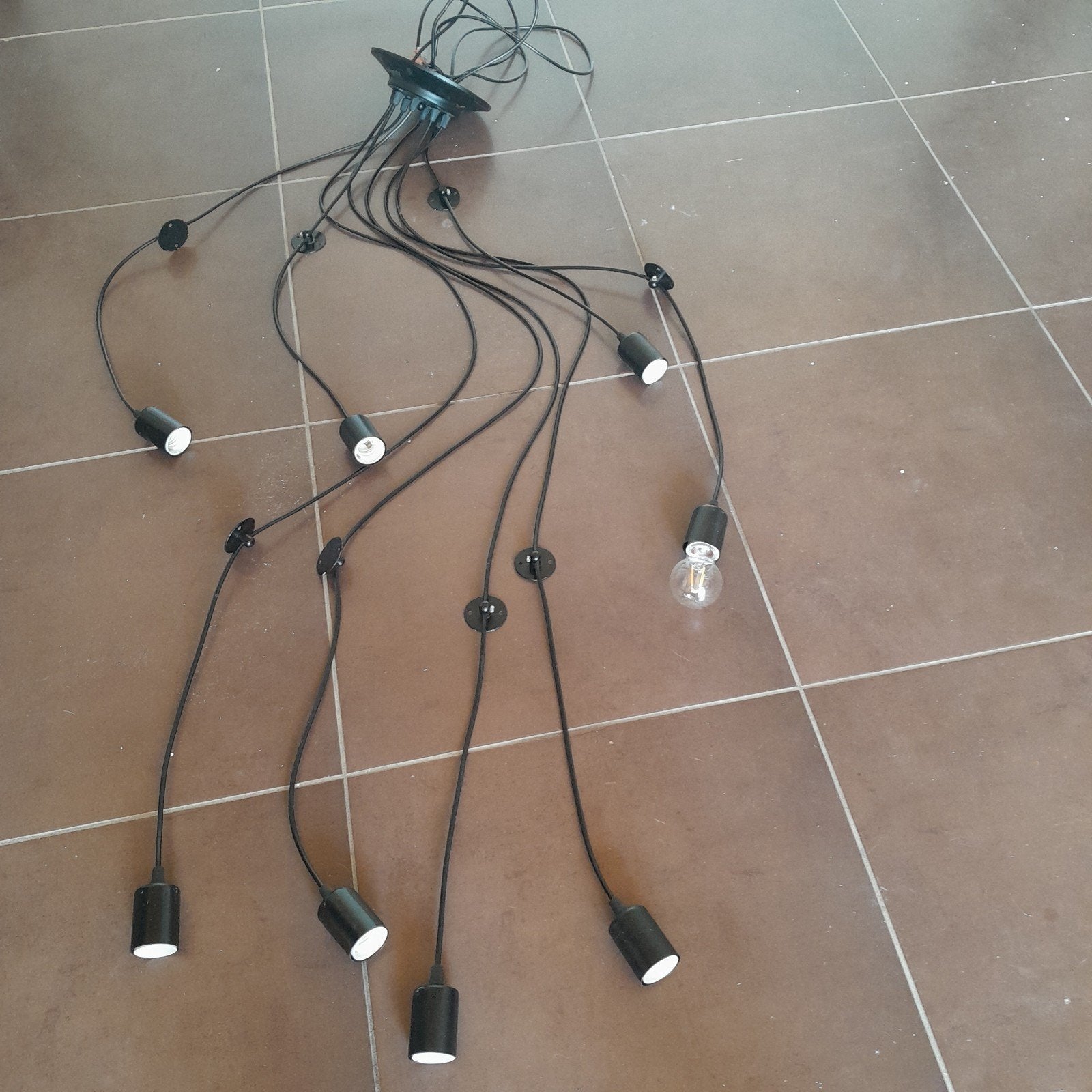 Lustre araignee 8 branches couleur noir avec ampoules, Ophalen