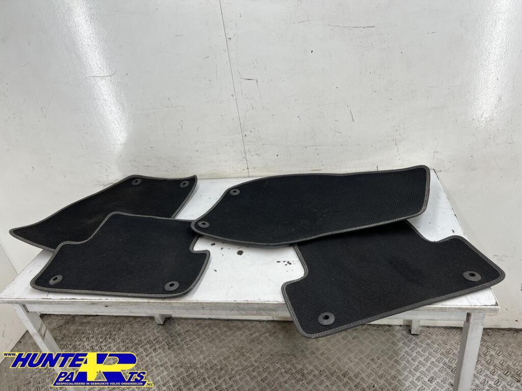 Matten set zwart Volvo V40 II ('12-'19) 31426084, Enlèvement ou Envoi, Volvo, Volvo, Utilisé