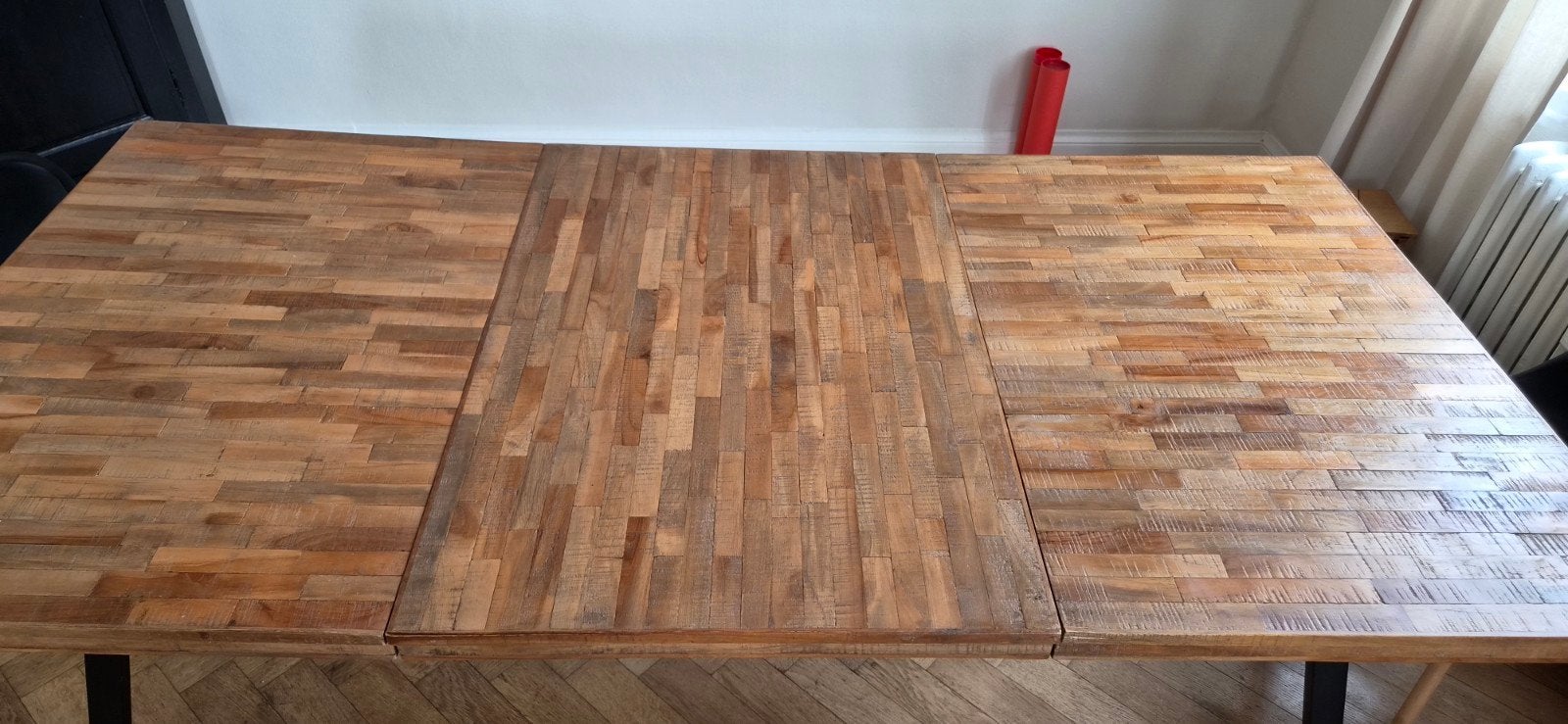 Table à manger en bois, Enlèvement