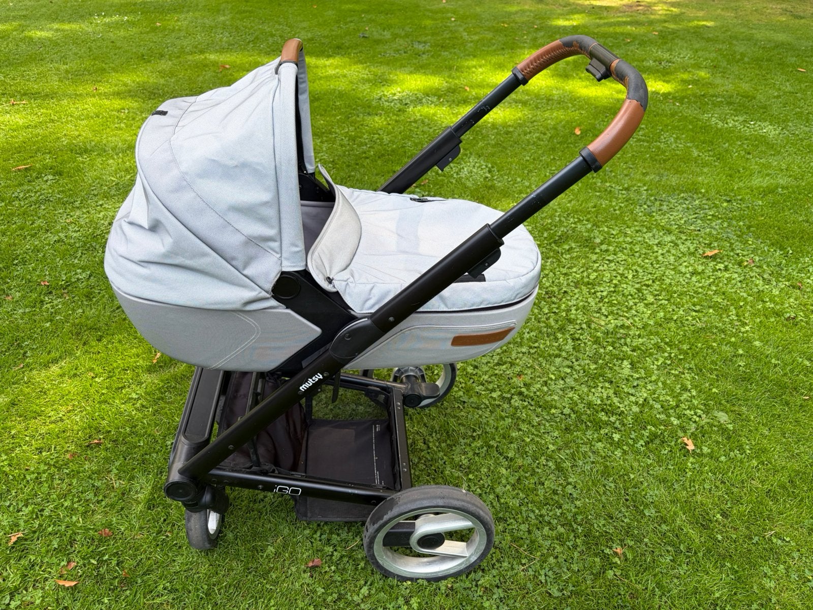 Mutsy iGo kinderwagen met stoel en wieg + regenhoes vr wieg, Enfants & Bébés, Enlèvement, Utilisé, Poussette, Mutsy
