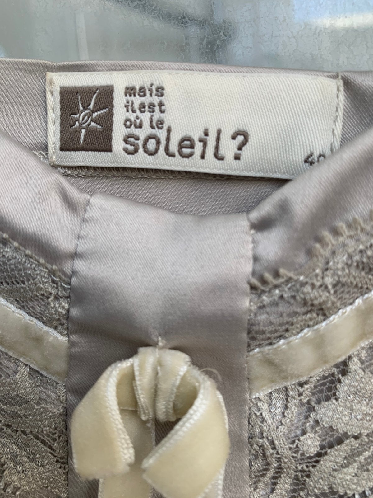 Robe d’été en satin « Mais il est ou le soleil » taille 40, Enlèvement ou Envoi, Comme neuf, Taille 38/40 (M)