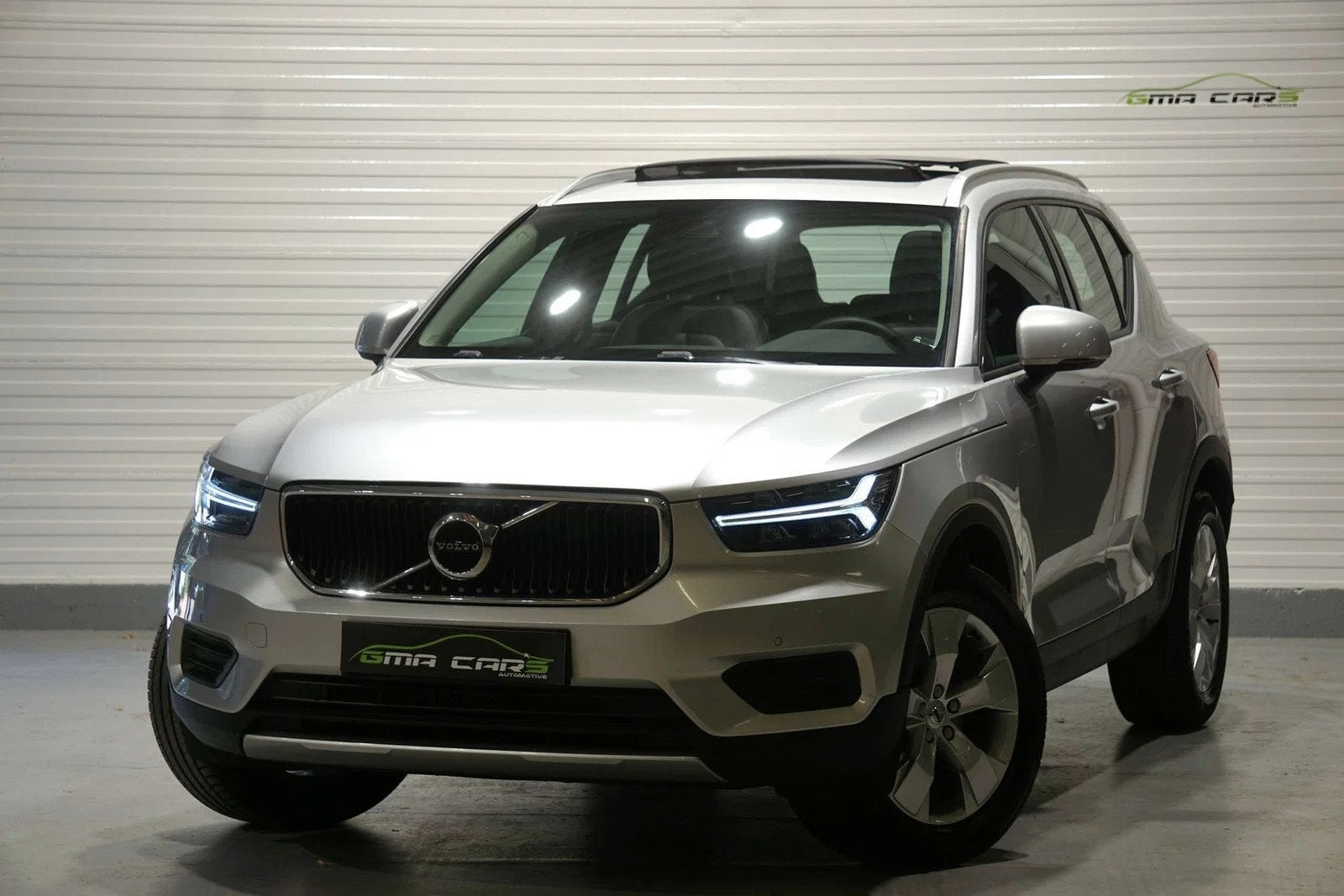 Volvo XC40 XC40 1.5 T3 Momentum -Pano-Navi-Leder-Cam-PDC-Gar, Autos, 144 g/km, Argent ou Gris, Achat, Euro 6