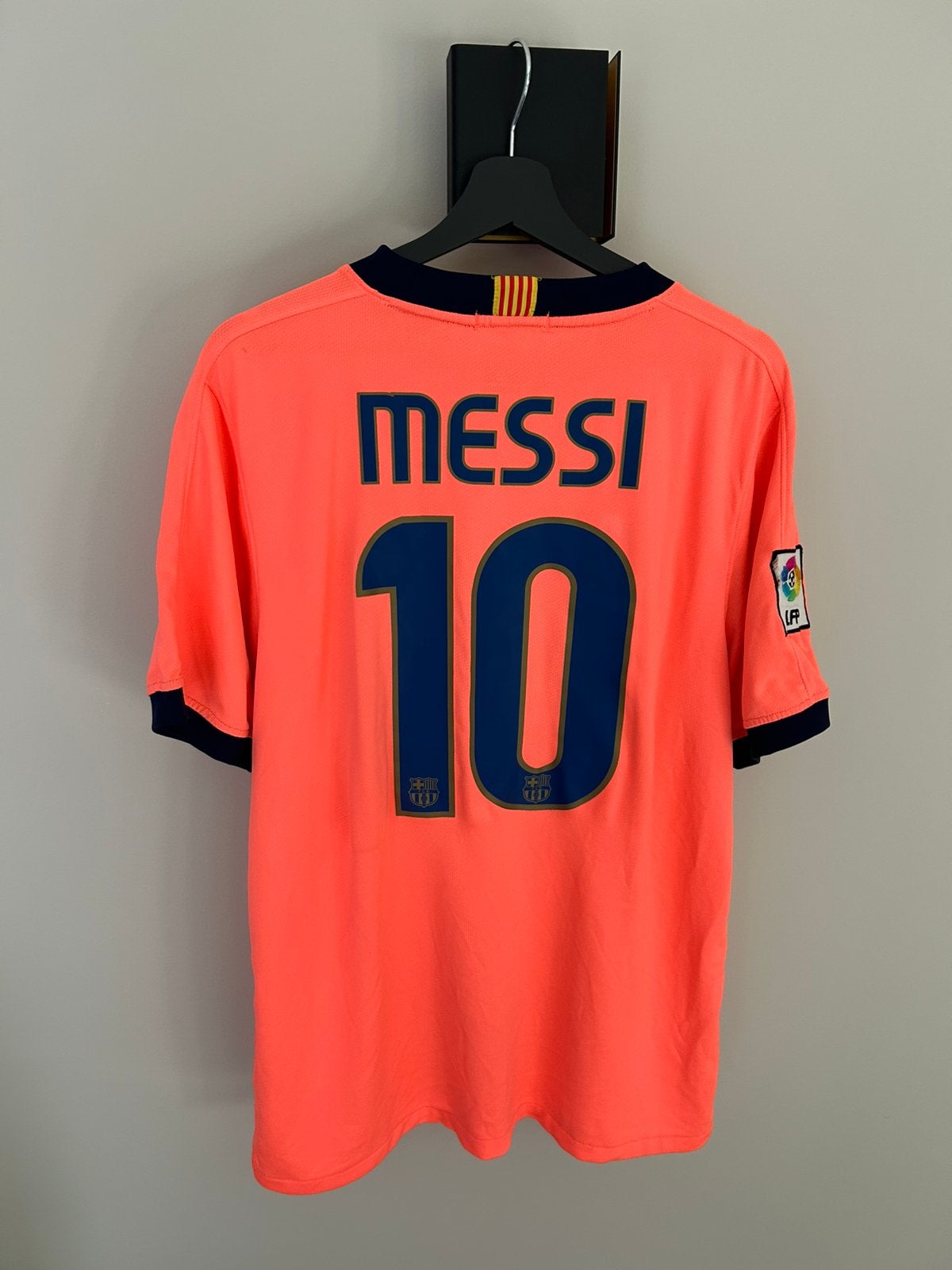 FC Barcelone 2009/2010 Away – Lionel Messi #10, Sports & Fitness, Taille L, Enlèvement ou Envoi, Comme neuf, Maillot