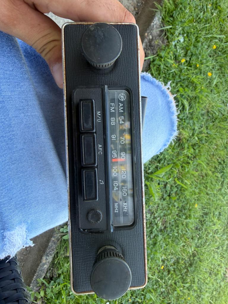 Vintage Auto Radio AT-552-1 Fujitsu ten limited, Auto diversen, Autoradio's, Ophalen of Verzenden, Zo goed als nieuw