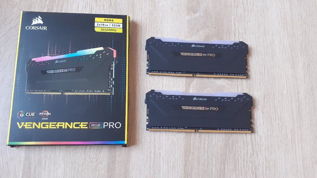 32GB DDR4 Corsair Vangeance Rgb pro 3600mhz, Computers en Software, RAM geheugen, Ophalen, 32 GB, DDR4, Zo goed als nieuw