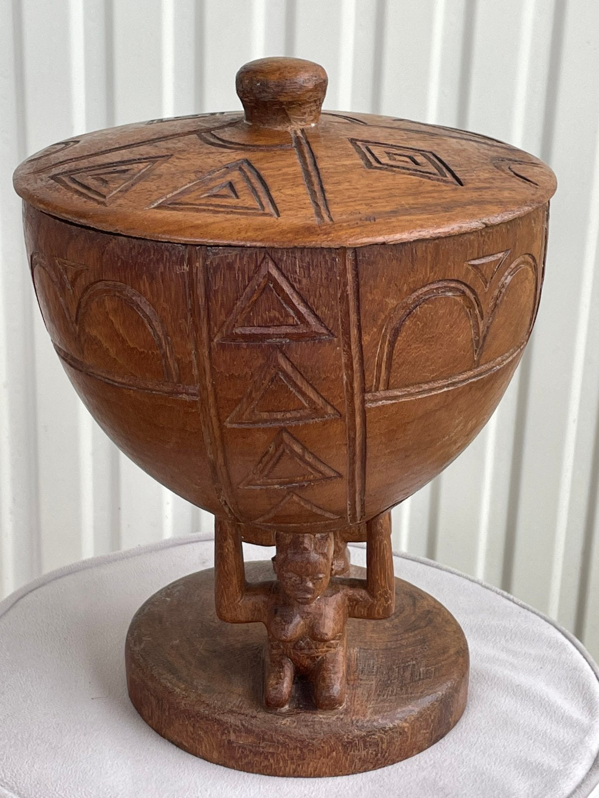 Handgesneden ritueel schaal “Yoruba Ajere Ifa”., Ophalen, Afrika