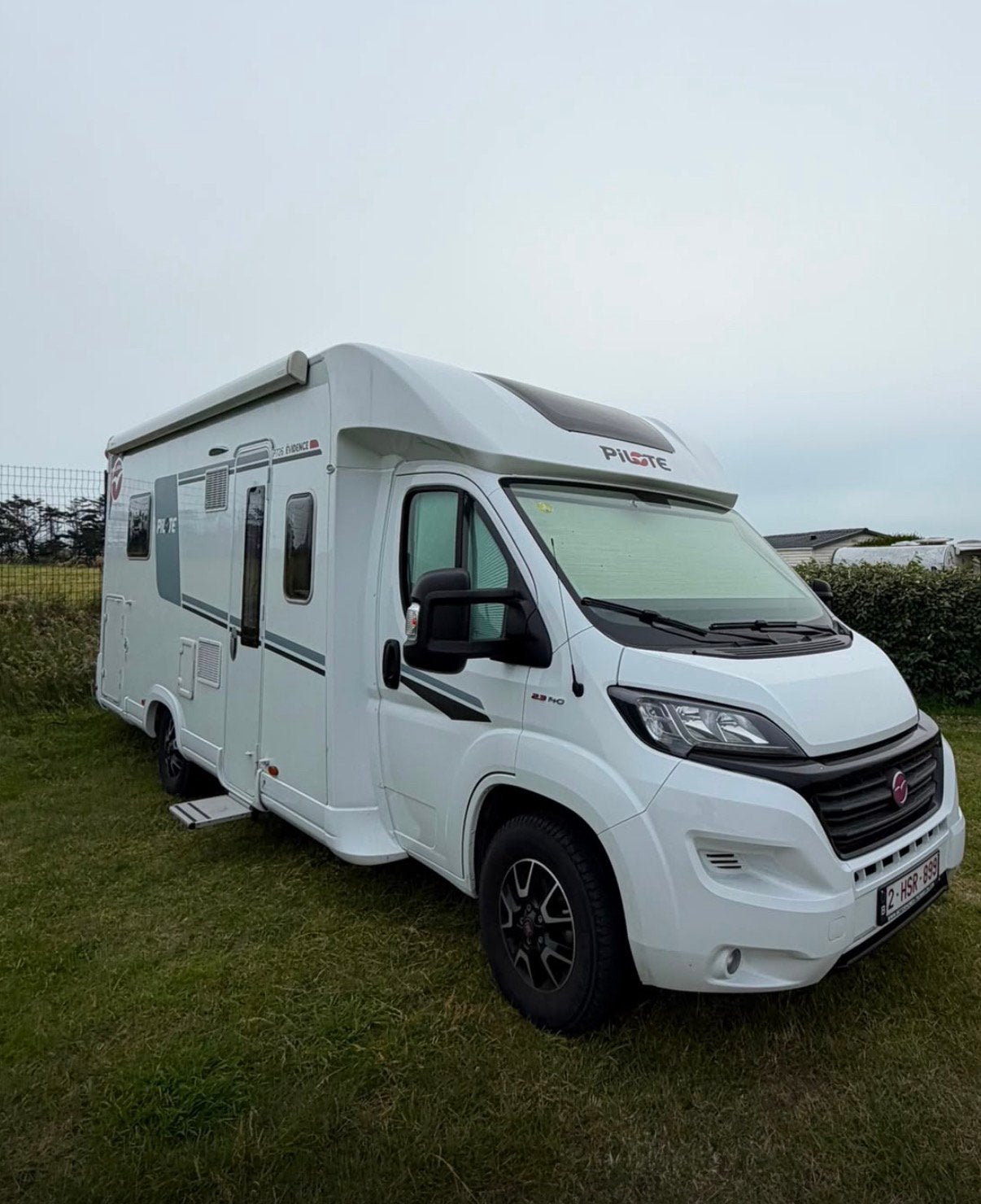 Pilote camper semi integraal nieuwstaat met maar 11dkm, Caravans en Kamperen, Mobilhomes, Particulier, Integraal, Pilote
