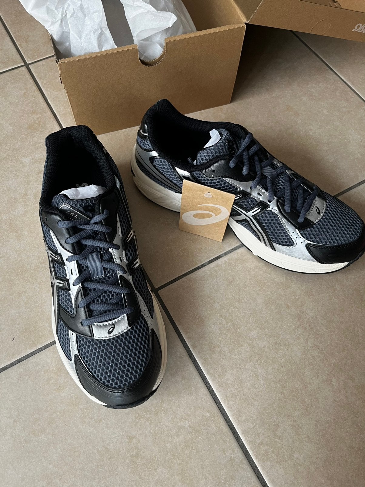 Asics gel 1130 (taille 42) Neuf avec Étiquettes, Vêtements | Hommes, Chaussures, Enlèvement, Neuf