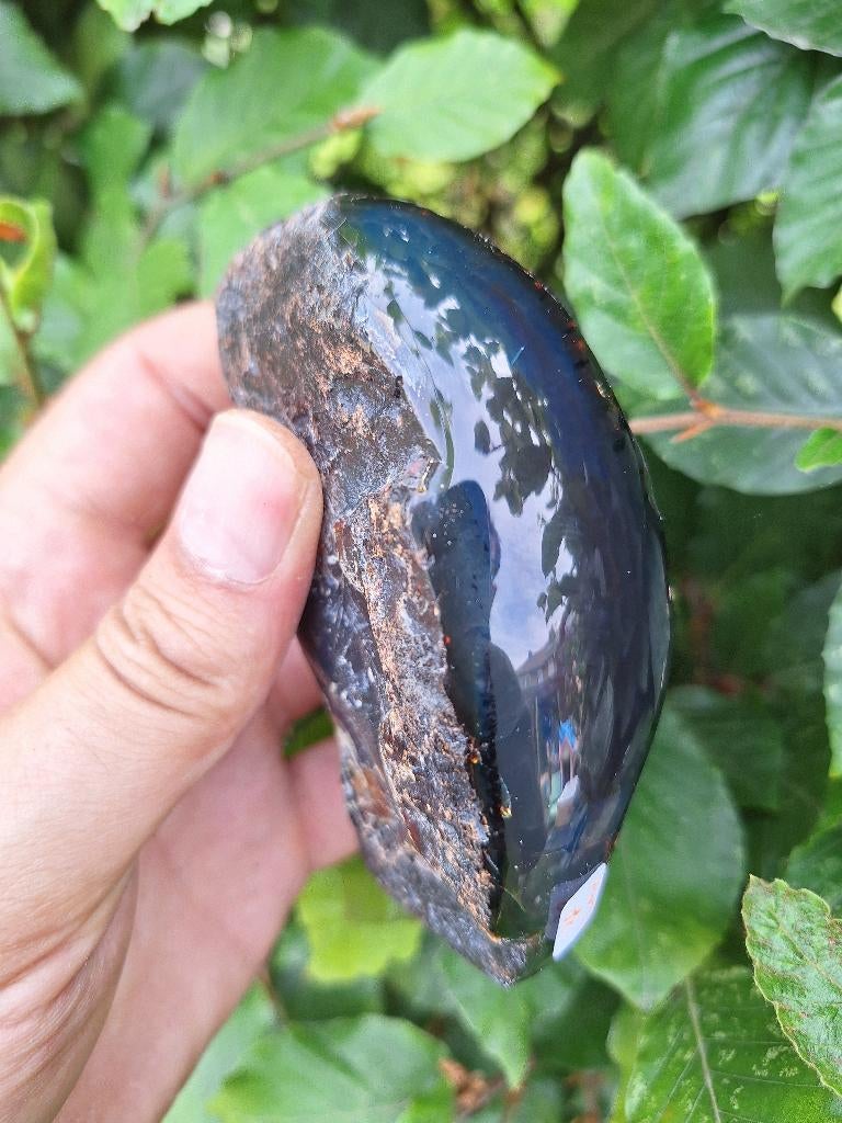 MAGNIFIQUE ambre indonésien semi-poli 113 gr ! bleu !, Enlèvement ou Envoi, Fossile
