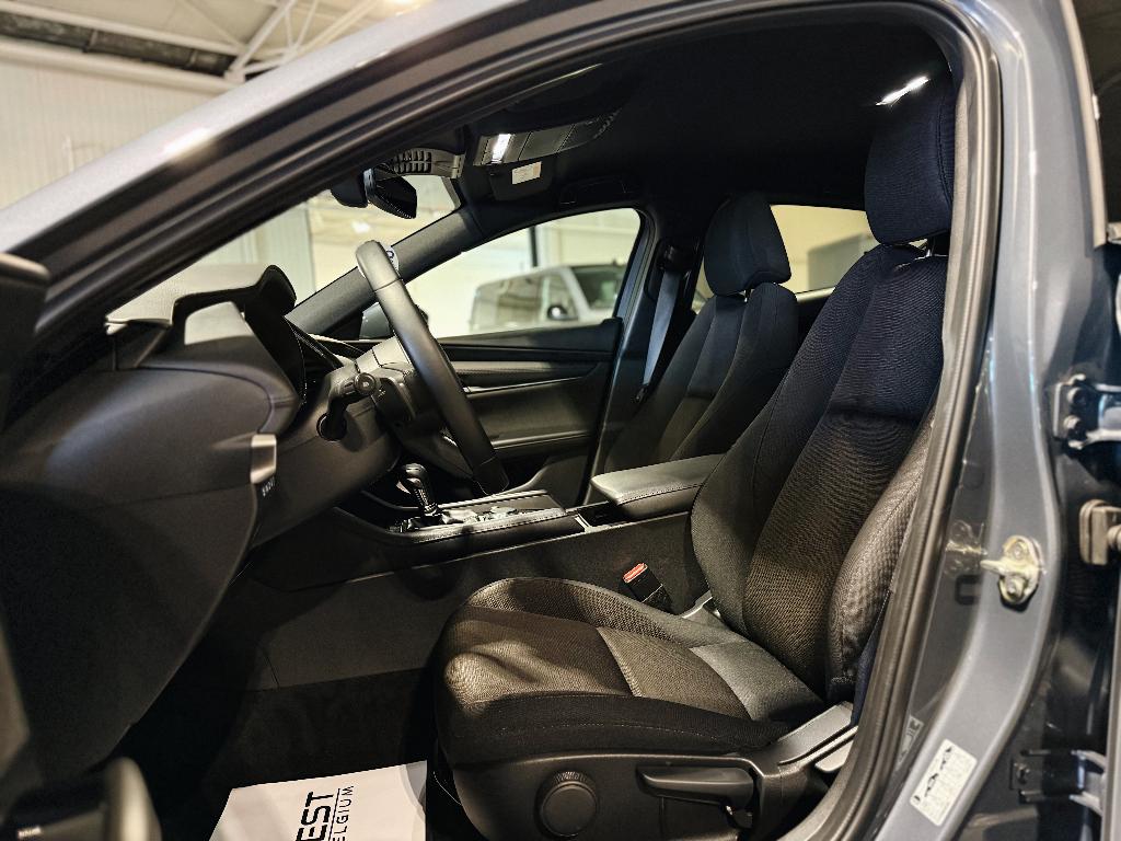 Gamme exclusive Mazda 3 e-SkyActiv 2.0i - Garantie, Autos, 90 kW, Argent ou Gris, Achat, Euro 6