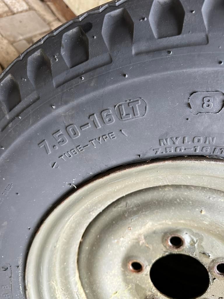 Legeraanhanwagen, Auto-onderdelen, Ophalen, Band(en)
