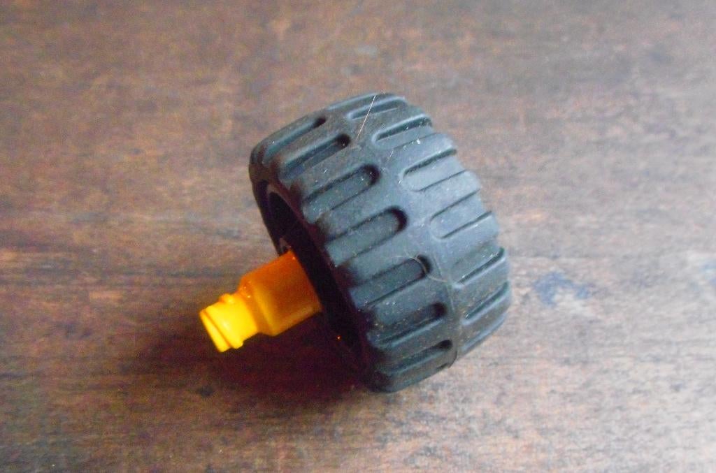 Lego Duplo Toolo Wheel with Standard Tire (zie foto's) 40, Enlèvement ou Envoi, Utilisé, Duplo, Briques en vrac
