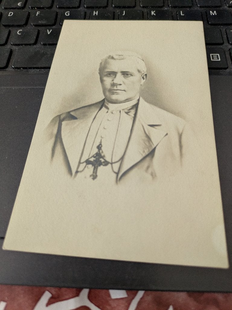 Pius X, Enlèvement ou Envoi, Non affranchie, Stars et Célébrités