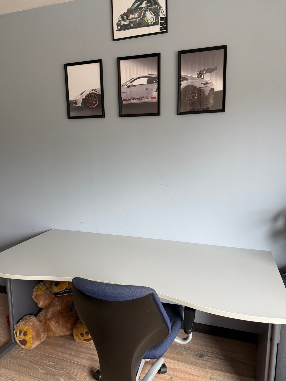 TE KOOP – Ruim bureau + bureaustoel, Ophalen, Gebruikt, Grijs