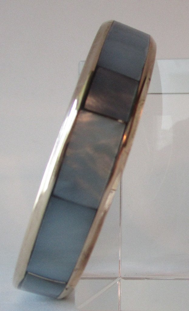 Armband AP01-2-: Blauw Parelmoer-Ø6,7 cm. binnenmaat – NIEUW, Bijoux, Sacs & Beauté, Envoi, Neuf, Bleu, Autres matériaux