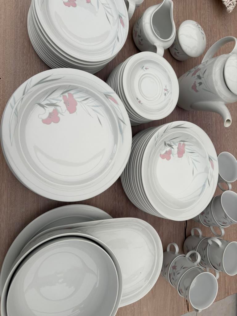 Eetservies 12 personen, Ophalen