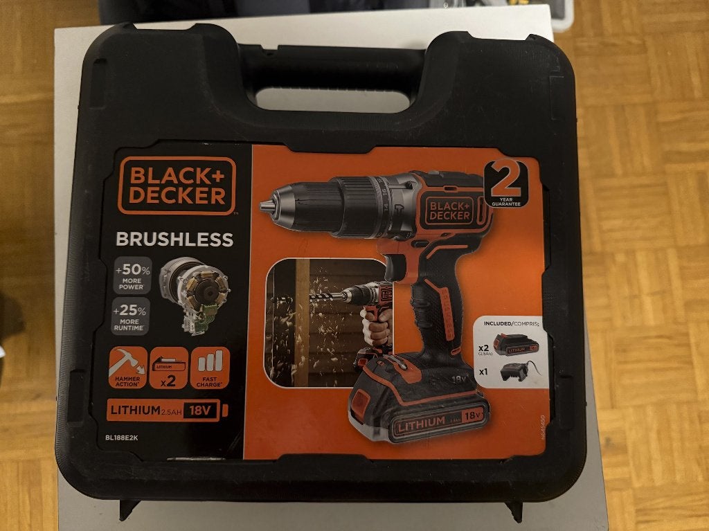 Black+Decker BL188 18V Brushless Klopboormachine + 2 accu's, Ophalen of Verzenden, Gebruikt, Boor- en Schroefmachine